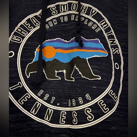 Smoky Mountains Navy Hoodie with Bear and Mountain Graphic NWT - Picture 2 of 4